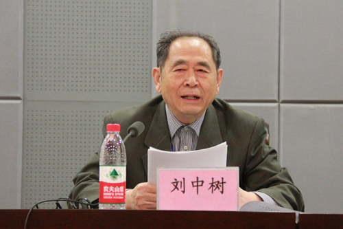 与会代表发言