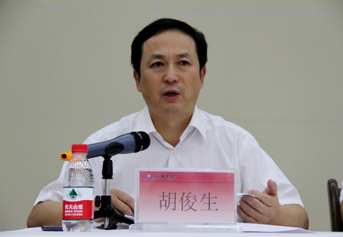 胡俊生副校长安排本学期的教学工作