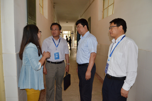 校领导与任课教师交流