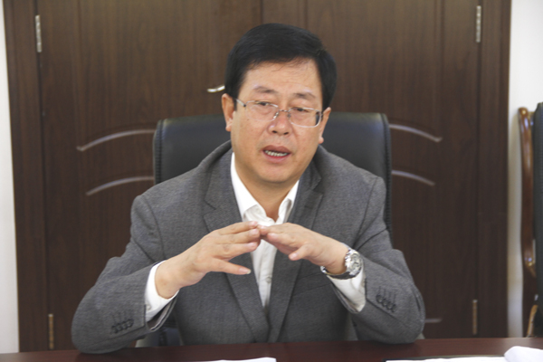 田伏虎副书记介绍我校情况