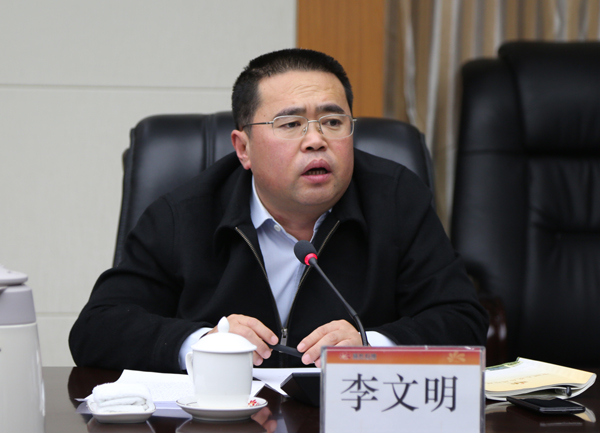 李文明总经理介绍企业生产情况