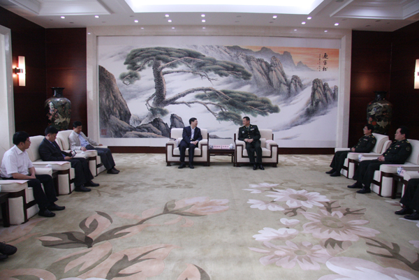 与座谈