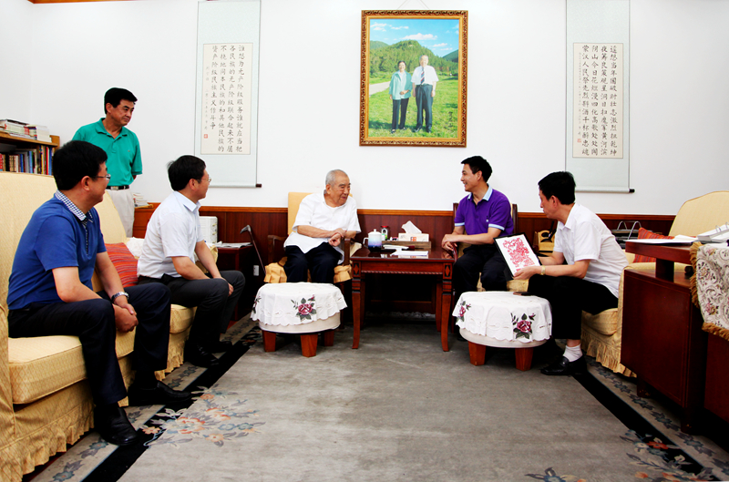 向布老汇报情况