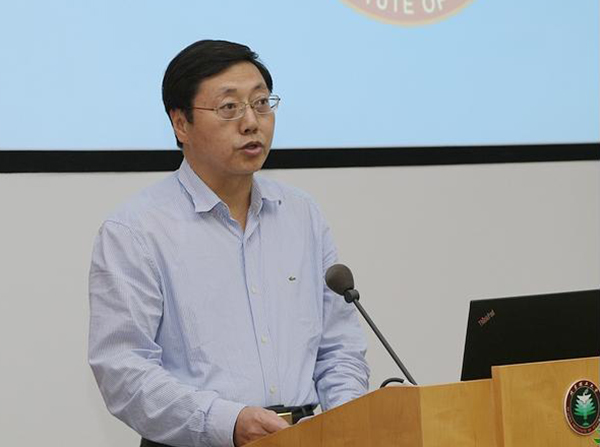 张金锁校长会上讲话