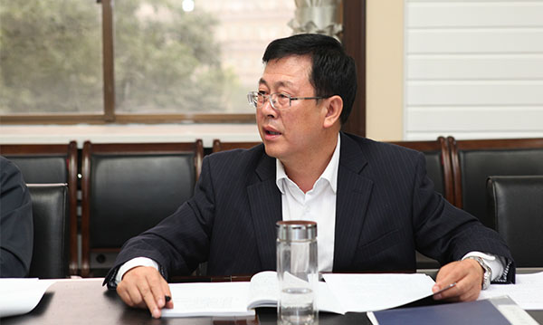 田伏虎副书记